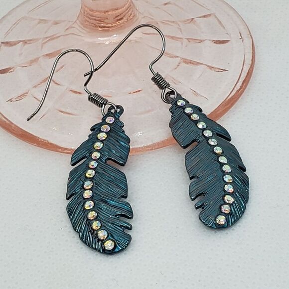 METAL AND RHINESTONE Gunmetal Feather Earrings - Picture 4 of 6